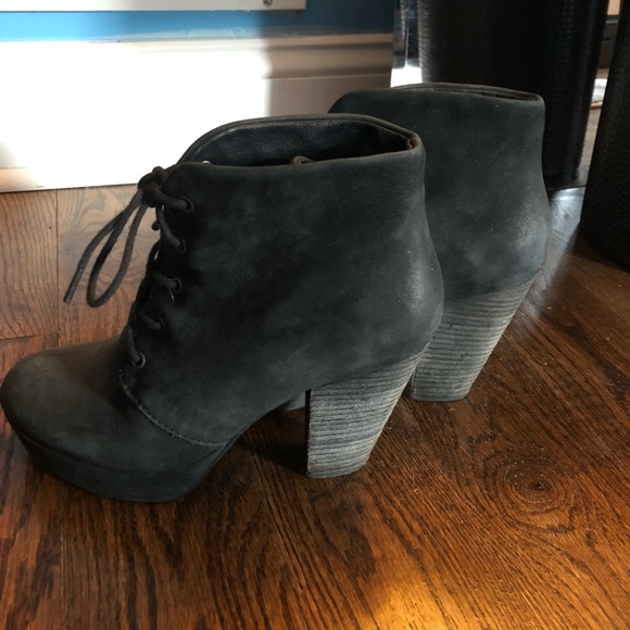 Steve Madden lace up Raspy booties - Picture 5 of 8
